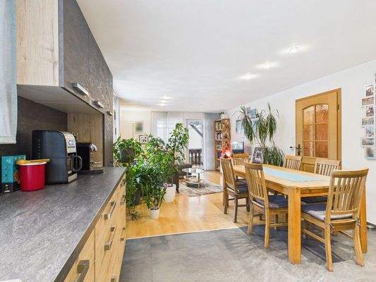 Offener Wohn- & Essbereich