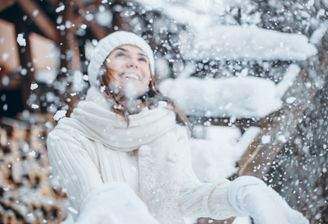 a href=httpsde.freepik.comfotos-kostenlosmaedchen-im-winter .htmBild von bristekjegor auf Freepikamadchen-im-winter