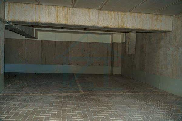 Tiefgarage, 2x Stellplatz