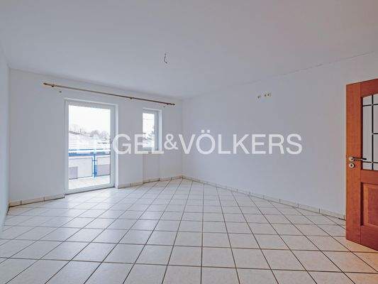 Schlafzimmer mit Blick auf Balkon