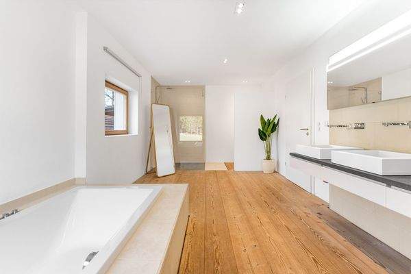 Badezimmer (Ebene 1)