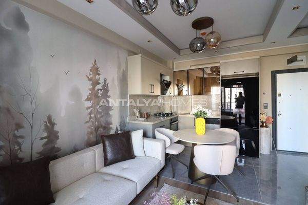 Modern Flats Rich Featured Complex Close to the Sea in Mersin