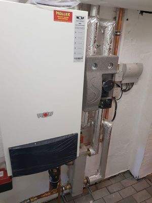 Neuwertige Gas-Brennwerttherme