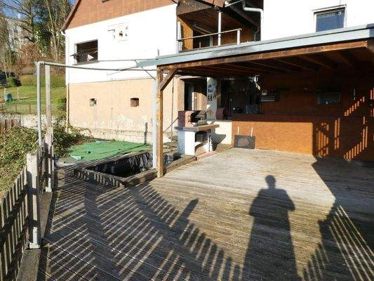 Terrasse und Gartenanteil