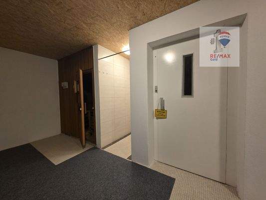 UG - Sauna, Dusche und Aufzug