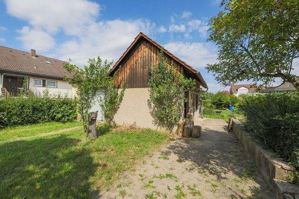 Garage u. Nebengebäude