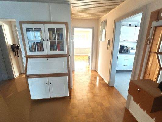 Flur, hochwertiger, gepflegter Stäbchenparkett