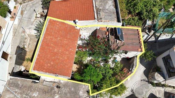 Kreta, Pirgou: Traditionelles Steinhaus zum Verkauf