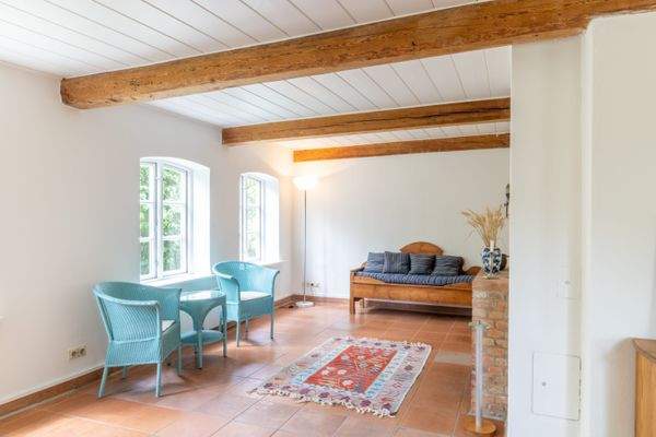 Sitzplatz vor dem Kamin