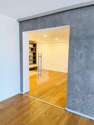 Innen_Glasschiebetüre zum Kaminzimmer.jpeg