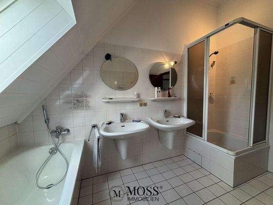 Badezimmer 1.OG