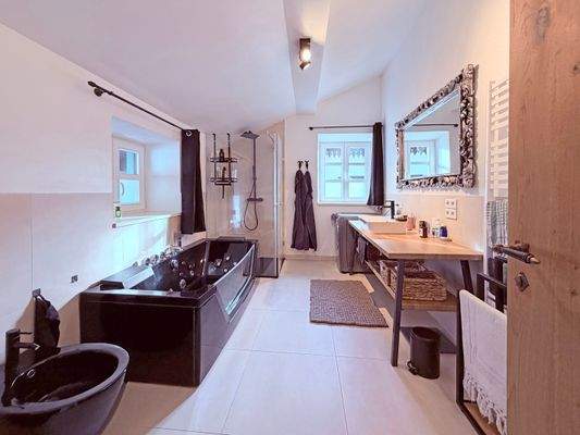 Badezimmer Dachgeschoss