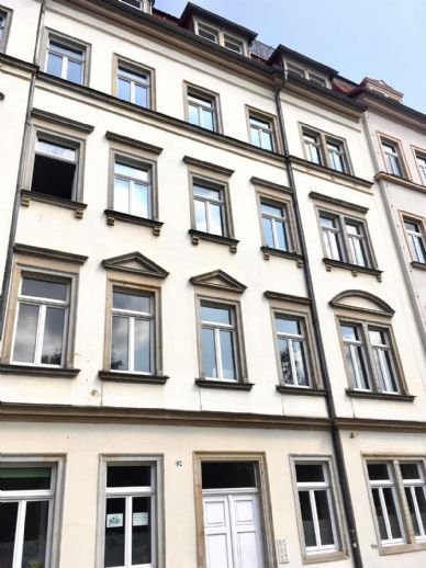 Hübsche & Neu renovierte 2,5 Raum Wohnung mit eigener Terrasse in Medak und Elbnähe