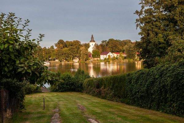 Blick zum Mirower Schloss