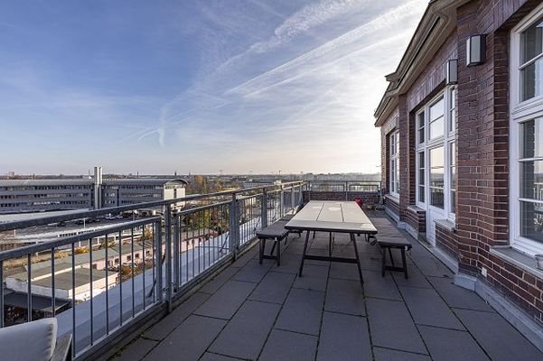 Dachterrasse mit Ausblick nach rechts.jpg