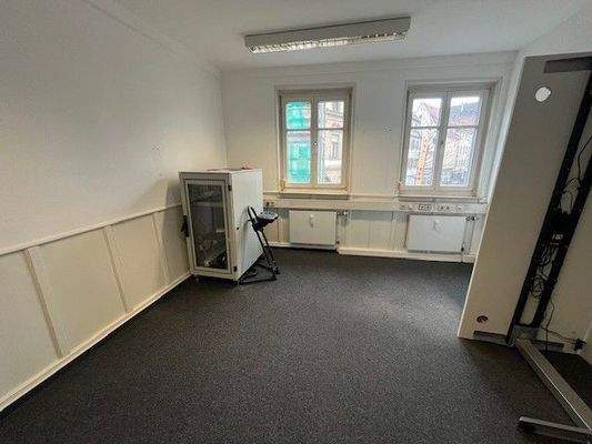 Büro 1