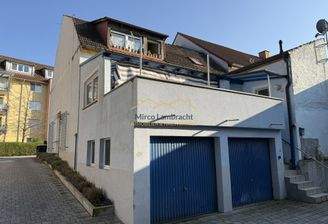 Rückansicht / Garagen