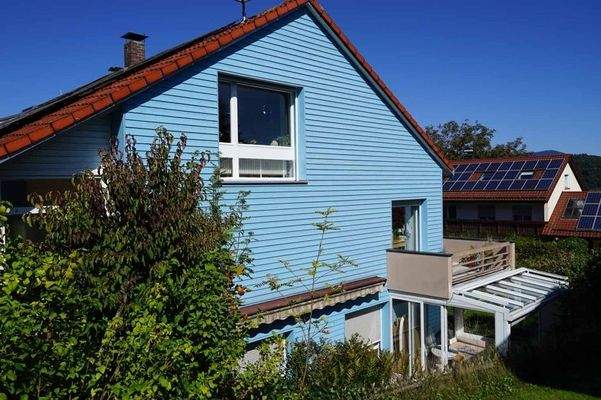 Westfassade mit Wintergarten