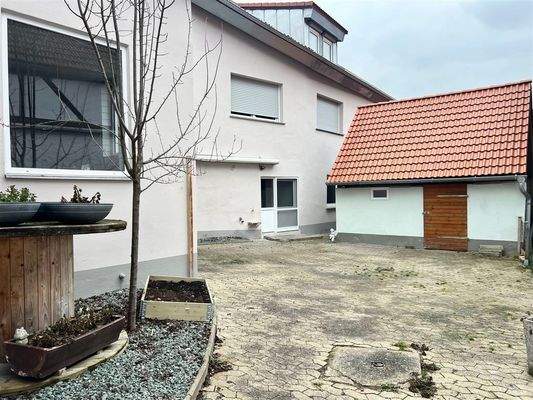 W1 EG Innenhof + Nebengebäude