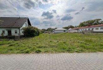 das Seitengrundstück