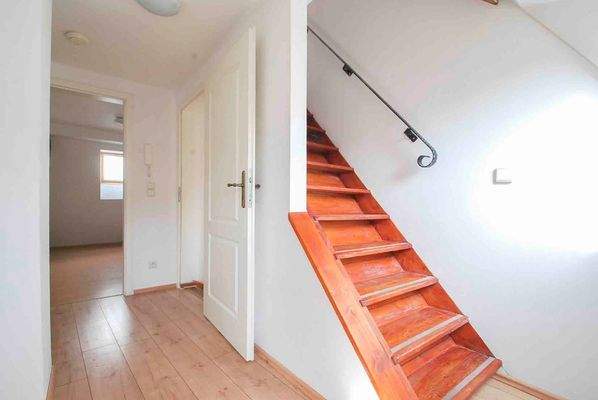 Treppenaufgang OG zu DG