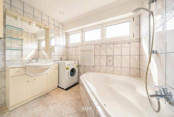 BADEZIMMER (visualisiert)