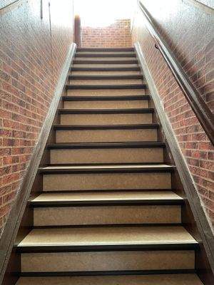 Treppe zum Tanzsaal ins OG