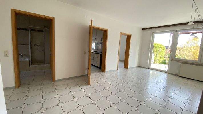 Bad, Küche, Zimmer, Terrasse 