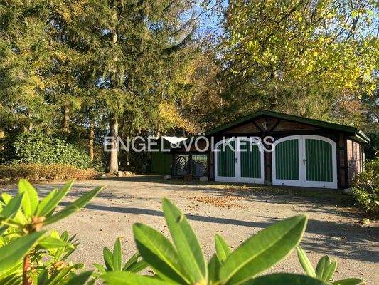 Doppelgarage mit Zwinger