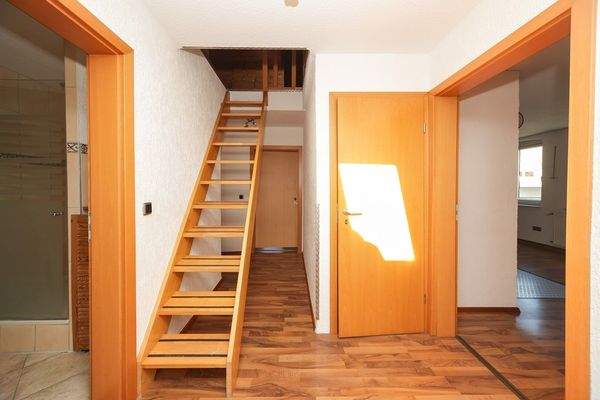 Flur DG/Treppenaufgang Spitzboden