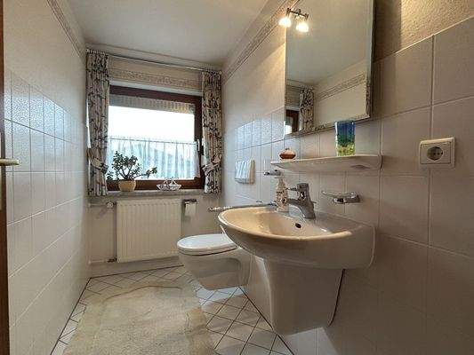 Gäste-WC über der ehem. Gewerbeeinheit