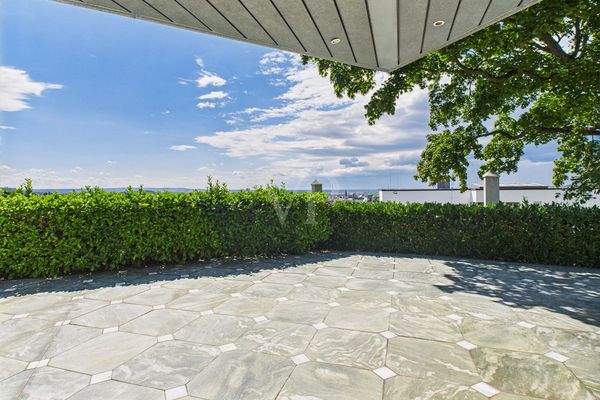 Klassischer Ausblick: Schloss Johannisburg im Panorama