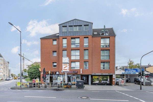 Frontansicht Neusser Str.