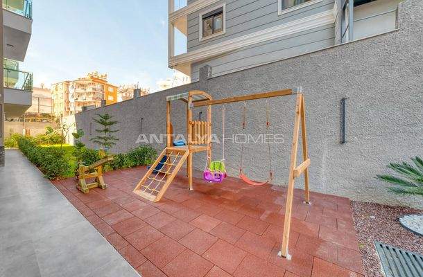 Flats in a Complex Near the Sea in Alanya