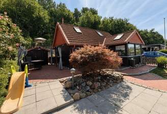 Seitenansicht mit Terrasse