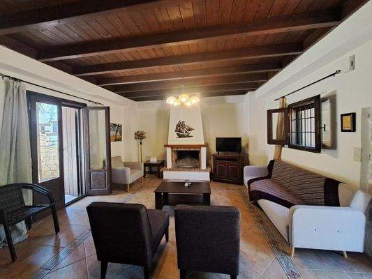 Kreta, Douliana: Elegante Villa mit Pool und Garten zu verkaufen