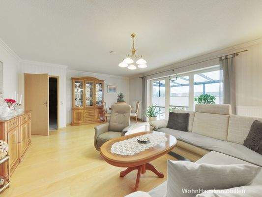 Wohnzimmer mit Blick zum Flur