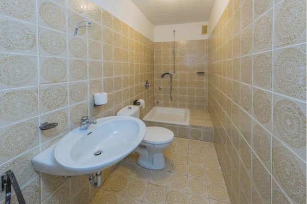 Badezimmer 1