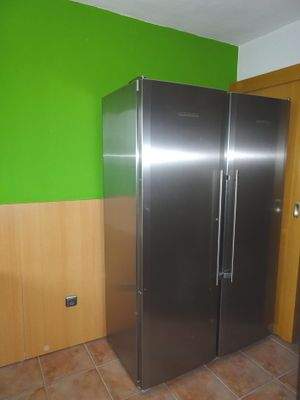 großer Kühl-Gefrierschrank