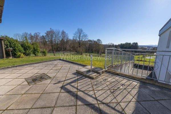 3477 SO-Terrasse mit Blick ins Grüne