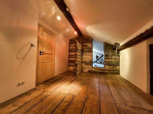 Dachgeschoss teilausgebaut