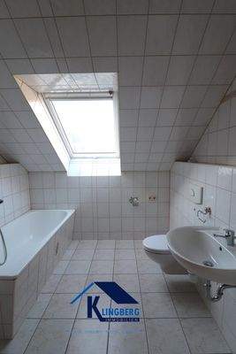 WC, Waschbecken, Waschmaschinenanschluss