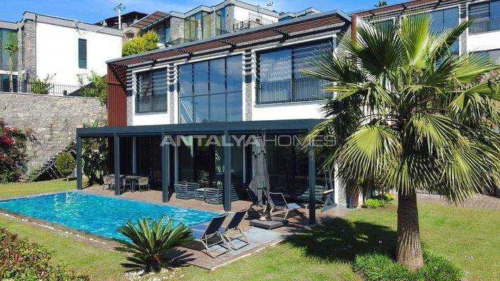 House with Sea Views and Private Pool in Bodrum Yalıkavak