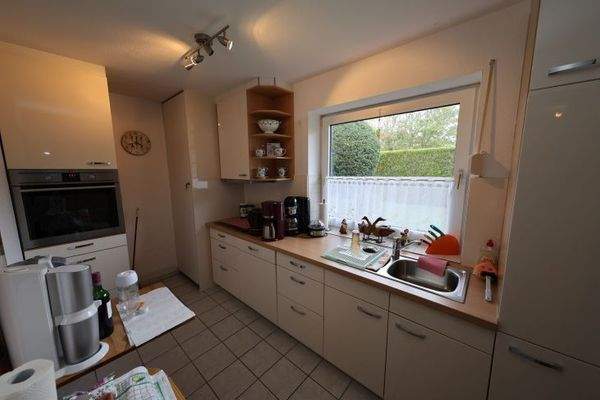 Küche mit Einbauküche