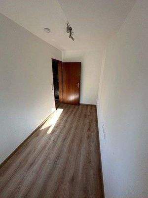 kleines Zimmer 2.jpg