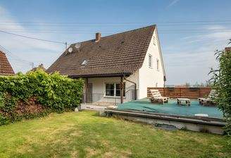 Sehr gepflegtes Zweifamilienhaus