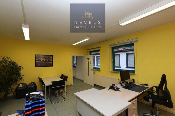 Büroraum obere Etage  