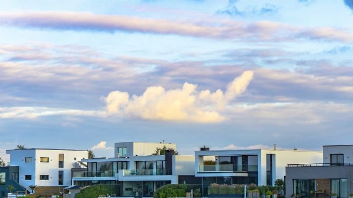 Modernes, ansprechendes Einfamilienhaus mit Dachterrasse u. Garage