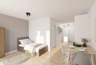 Lichtdurchfluteter Wohnbereich dank bodentiefer Fenster