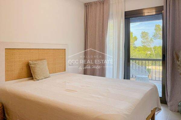 Erstes Schlafzimmer mit...